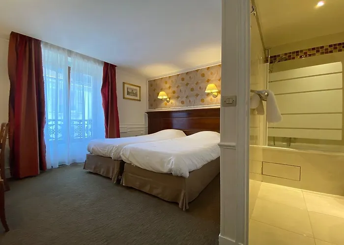 Touring Opera Hotell 3*