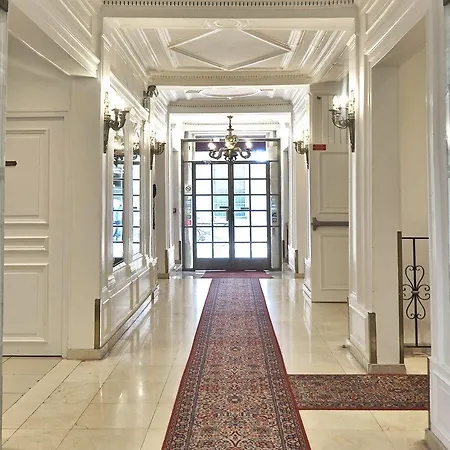 Hotel Touring Opera 3*