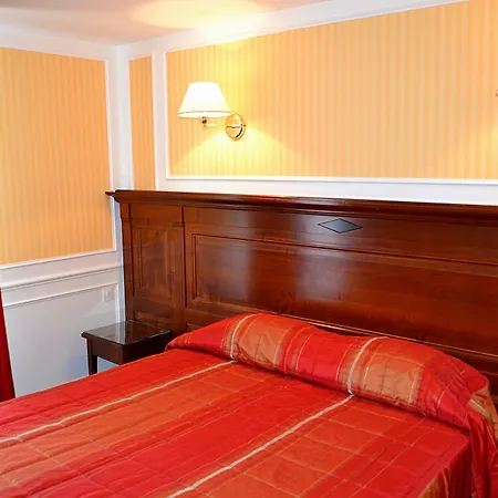 ホテル Touring Opera 3*