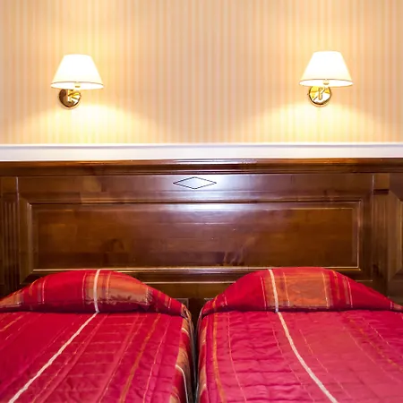 Szálloda Touring Opera 3*