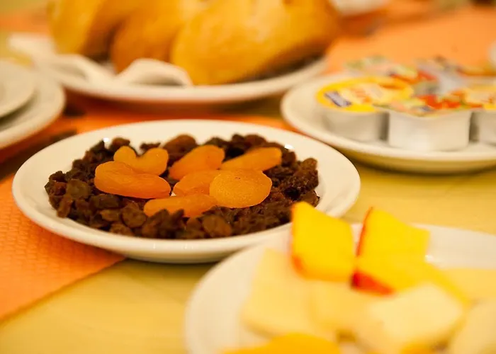 Touring Opera מלון