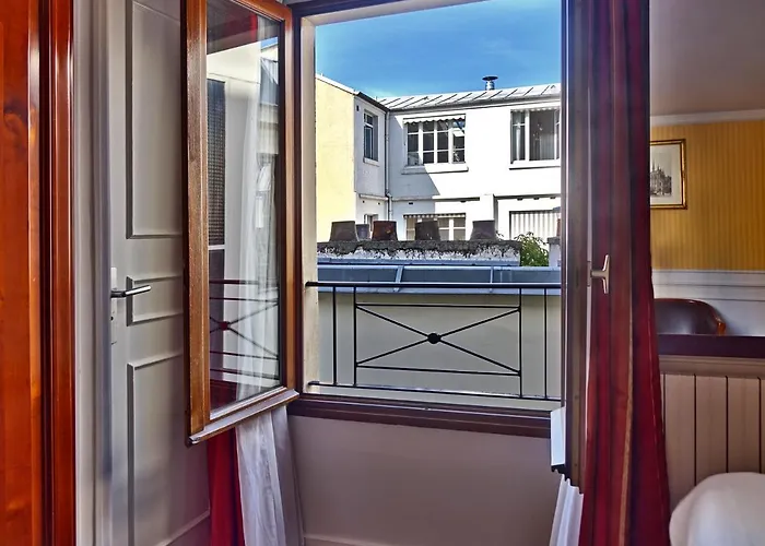 Touring Opera מלון 3*