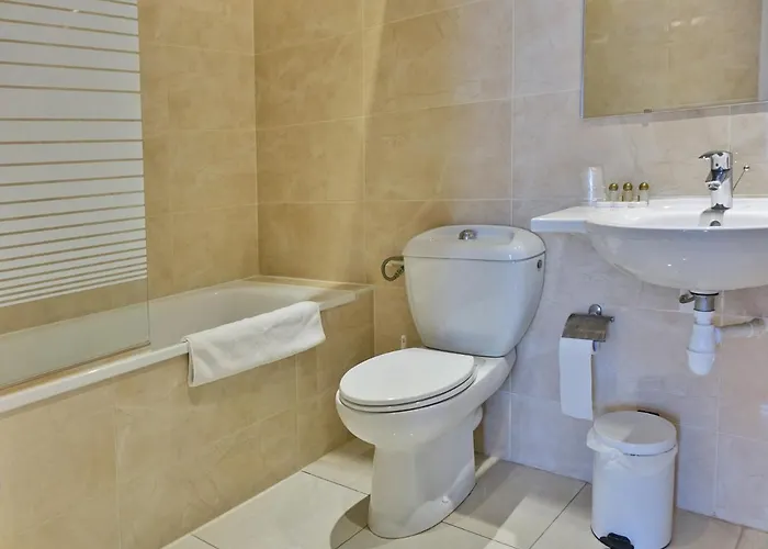 Touring Opera מלון 3*