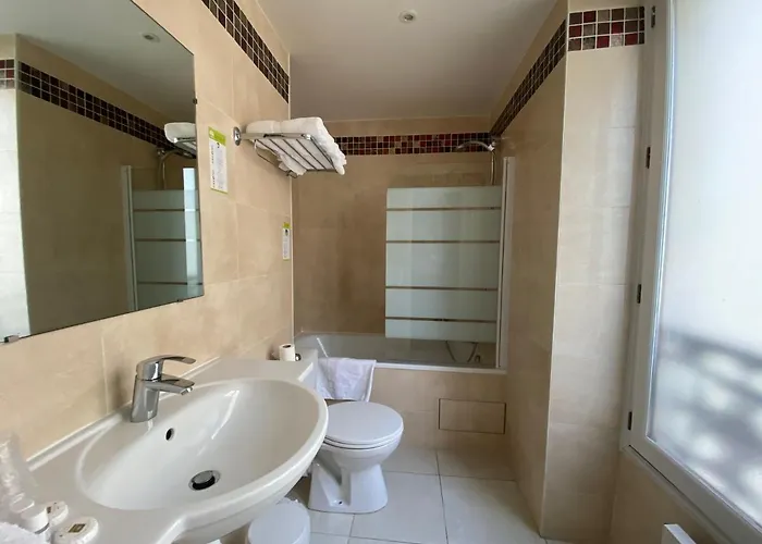 Touring Opera מלון 3*