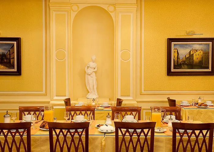 מלון Touring Opera