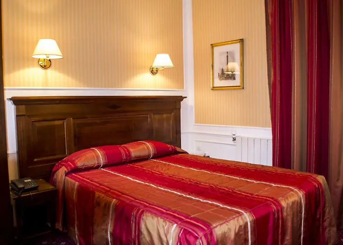 מלון Touring Opera 3*