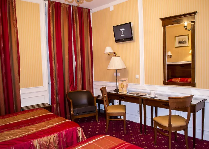 מלון Touring Opera