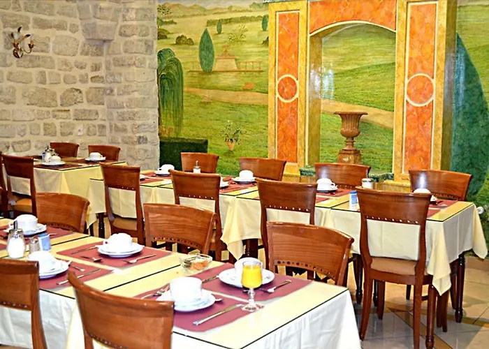 Touring Opera 3* פריז