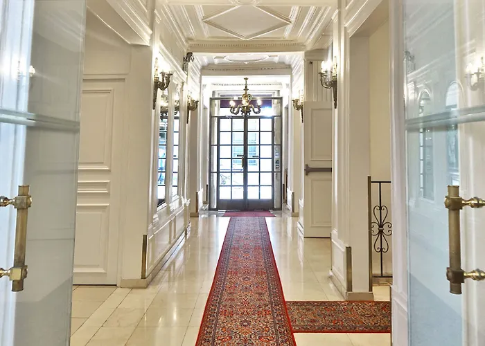 Touring Opera מלון 3*