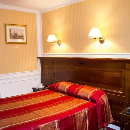 Hotel Touring Opera 3*