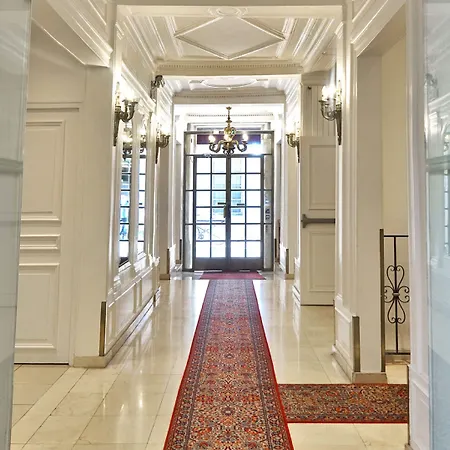 Touring Opera Hotel 3*