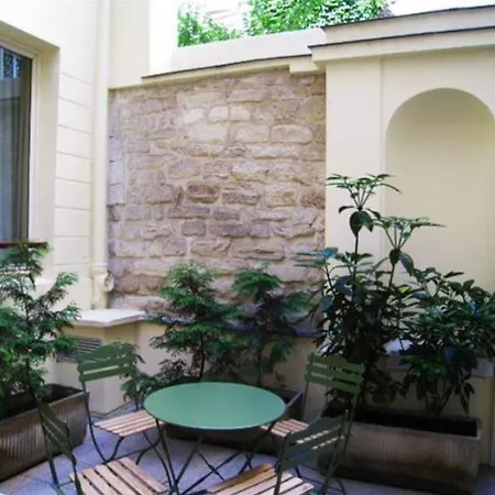 מלון Touring Opera 3*