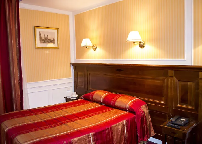 Hotel Touring Opera 3*